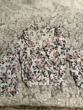 American Eagle Outfitters White Floral Smocked Top